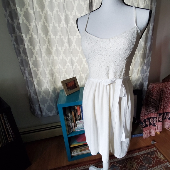 AEO Little Off-White Dress - Picture 2 of 12